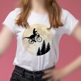 تیشرت سفید آستین کوتاه دخترانه طرح دوچرخه سواری در ماه